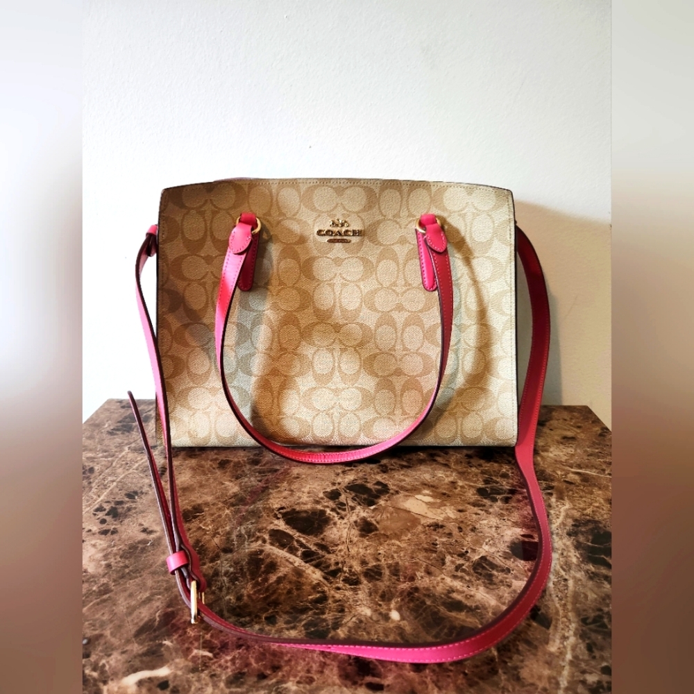 Coach Leather Purse Large EUC